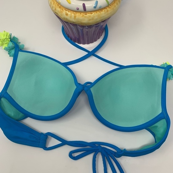 Victoria’s Secret Swim Top - Picture 2 of 3